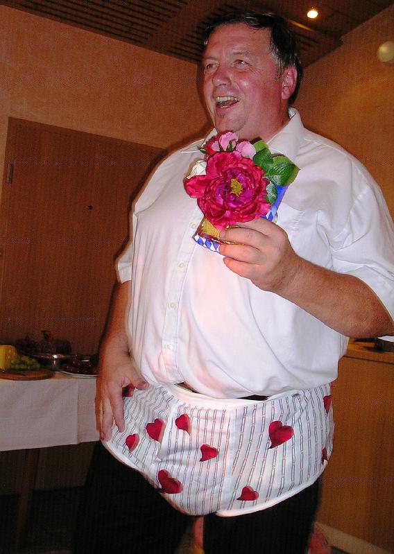 Herzhosen.JPG - Mit diesem hochmodischen Stück bricht Gerald garantiert jedes Herz.