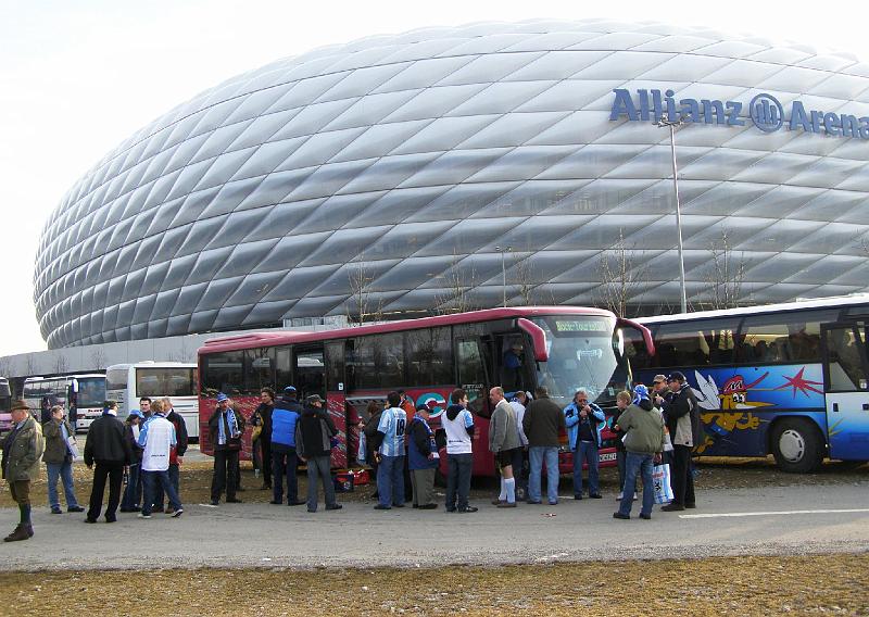Arena.JPG - Abschied von der Allianz-Arena: über 50 Löwenfreunde aus der Oberpfalz fahren hoch zufrieden nach Hause.